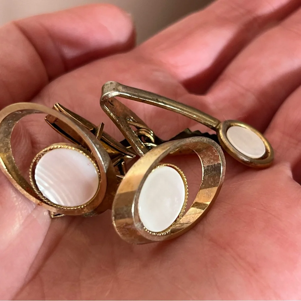 Vintage 1940’s Gold Art deco Mother of Pearl MCM oversized Cuff Link Set